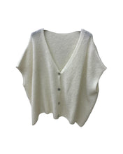 Load image into Gallery viewer, Superleuk Oversized Ecru Vest! Vest Juul is verkrijgbaar in verschillende kleuren: ecru, groen, mauve en is te dragen van maat S t/m XXL.