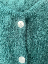 Afbeelding in Gallery-weergave laden, Beauregard Vest Petite Chic Button Vert