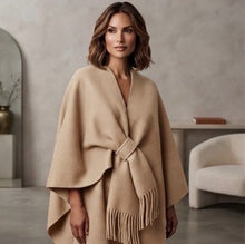 Load image into Gallery viewer, M&G Poncho Evi Camel