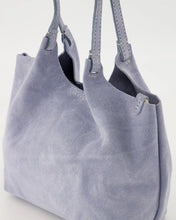 Afbeelding in Gallery-weergave laden, Tas Baby Lou is een praktische en elegante handtas met magneetsluiting. Tas heeft een afneembaar en verstelbaar hengsel, waardoor deze tas zowel als handtas als crossbody gedragen kan worden. Deze tas is vervaardigd van hoogwaardig leer en is ideaal voor dagelijks gebruik.