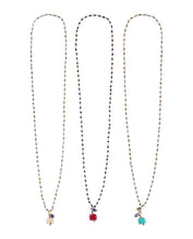 Load image into Gallery viewer, Ketting Elephant van Place du Soleil is een mooie ketting met gekleurde kraaltjes, met gekleurde olifant hanger, in verschillende kleuren. De kettingen zijn te combineren met de kleurrijke jurken van de zomer collectie van Place du Soleil. Ketting is verkrijgbaar in verschillende kleuren hanger olifant: rood, turquoise, crème.