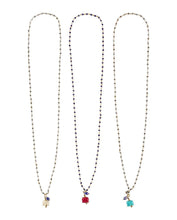 Afbeelding in Gallery-weergave laden, Ketting Elephant van Place du Soleil is een mooie ketting met gekleurde kraaltjes, met gekleurde olifant hanger, in verschillende kleuren. De kettingen zijn te combineren met de kleurrijke jurken van de zomer collectie van Place du Soleil. Ketting is verkrijgbaar in verschillende kleuren hanger olifant: rood, turquoise, crème.