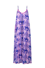 Afbeelding in Gallery-weergave laden, Een prachtige Maxi Dress van Place du Soleil, in Lila met blauwe panterprint. Lange jurk met spaghettibandjes en diepe V-hals. Wat een topper deze zomerjurk. Bestel nu!