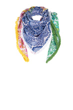 Afbeelding in Gallery-weergave laden, Place du Soleil Sjaal Flower is een prachtige sjaal met subtiele franjes in verschillende prints en kleuren. De prints zijn van de jurken van de zomer collectie van dit seizoen. Ook weer zo'n prachtig item van Place du Soleil!