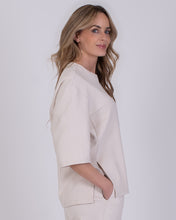 Afbeelding in Gallery-weergave laden, Zachte Sweater Kit met splitjes van The Clothed Collectie. Geef je outfit een stijlvolle upgrade met deze kit kleurige sweater! Perfect te combineren met Broek Bilboa Kit.