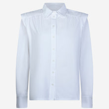 Afbeelding in Gallery-weergave laden, Witte Blouse Hanna is een casual blouse van Jane Luskha, heeft lange mouwen met manchetten, subtiele ruches op de schouders en een kraag. Deze prachtige blouse is ook ontzettend mooi om te dragen op een donkere broek of onder een pak. De blouse is van de bekende travel kwaliteit en is verkrijgbaar in maat S t/m XXL.