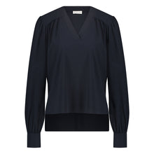 Load image into Gallery viewer, Blouse Liza van Jane Lushka heeft een vrouwelijk silhouet, een V-hals, lange mouwen met knoopjes op de manchetten. Liza blouse is geschikt voor verschillende gelegenheden.