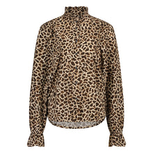 Load image into Gallery viewer, Jane Lushka Blouse Roberta is een verfijnde elegante maar een beetje speels blouse door de panterprint uit de collectie van Jane Lushka. Blouse heeft ruffles aan de voorkant, een hoge kraag, lange mouwen met elastiek en ruffles en heeft bruine knoopjes. Deze stijlvolle blouse is gewaagd en voor de zelfbewuste vrouw.