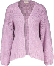 Afbeelding in Gallery-weergave laden, Paars Vest, een grof gebreid vest van Beauregard, Beau19067 (Lilla 3287. Vest is in de maat one size en is verkrijgbaar in verschillende kleuren: Marineblauw, Paars, Lila, Violet, Wit, Blauw, Geel, Groen, Fuchsia, Mintgroen, Lichtroze, Lichtblauw.