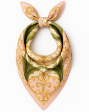 Afbeelding in Gallery-weergave laden, Vierkante Sjaal Limoges is een geweldige sjaal van viscose in prachtige zachte kleurencombinatie, in geschenkverpakking. Een mooie sjaal om iemand cadeau te geven!