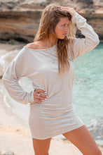 Load image into Gallery viewer, Short Dress Evy Stone van ibzmode is een eenvoudige jurk met wijde hals en heeft lange mouwen. Jurkje is van katoen en heeft stretch. Dit is een eenvoudig maar prachtig jurkje!
