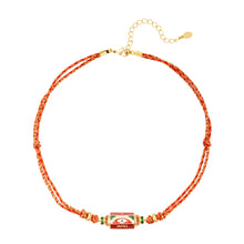 Afbeelding in Gallery-weergave laden, Ketting Lucky Rood, wat een geweldig leuke ketting is dit. De lengte van de ketting is 42cm en heeft als hanger een geluks kraal. Deze ketting is verkrijgbaar in verschillende kleuren: Oranje, Multicolor kraaltjes, Rood, Groen/blauw.