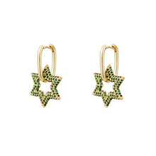 Afbeelding in Gallery-weergave laden, Oorbellen Shiny Star Zirkonia zijn verkrijgbaar in goud- en zilverkleurig, Goud/Fuchsia, Goud/Groen.