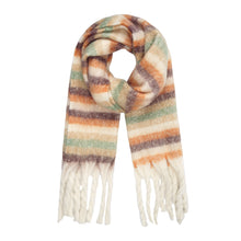 Load image into Gallery viewer, Sjaal Striped Winter is een warme en fluffy sjaal met fringles in een mooie kleuren combinatie. Met deze sjaal ben je helemaal klaar voor het najaar en de winter.