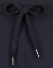 Load image into Gallery viewer, Jane Lushka Pants Jadore Blue BB2100U. Dit is een flared model, heeft een uitlopende pijp en een tailleband met trekkoord.