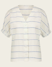 Load image into Gallery viewer, Topblouse Helga is een luchtige blouse van katoen, heeft een V-hals, drukknoopjes, een korte mouw met elastieken band. De blouse is een klassieke stijl en de basis kleur van deze topblouse is offwhite met een blauwe streep. Blouse Helga is goed te combineren met de Pants Annabel in Blue. Een pracht van een casual set, vrouwelijk, klassiek en stijlvol.