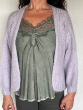 Afbeelding in Gallery-weergave laden, Violet vest grof gebreid vest van Beauregard, Beau19067 in de kleur paars (Purple 5721). Vest is in de maat one size en is verkrijgbaar in verschillende kleuren: Marineblauw, Paars, Violet.