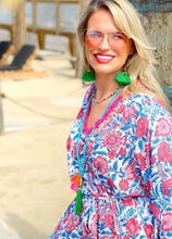 Afbeelding in Gallery-weergave laden, Ketting van Place du Soleil is een mooie ketting met gekleurde kraaltjes, een buddha gezicht en een gekleurde franje in verschillende kleuren. De kettingen zijn te combineren met de kleurrijke jurken van de zomer collectie van Place du Soleil. Wat een prachtige ketting van Place du Soleil!