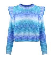 Afbeelding in Gallery-weergave laden, Trui Arcus in een mixkleur Turquoise/kobalt is een trendy grof gebreide korte trui met lange mouwen, heeft kapmouwen met ruches als leuk detail. De trui is gemaakt van multicolor garen en is verkrijgbaar in één maat, draagbaar voor maat S/M/L.