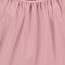 Afbeelding in Gallery-weergave laden, Roze Top Asha U62221020 is een tijdloze top uit de collectie van Jane Luskha, heeft een ronde hals en spaghetti banden. De top is uitgevoerd in de kleur roze, is van de bekende travel kwaliteit en valt ruim. Top is erg leuk te combineren met de broek Oslo van Jane Lushka in dezelfde kleur. Hiermee kun je de look creëren van een jumpsuit, maar is natuurlijk ook los van elkaar te dragen.