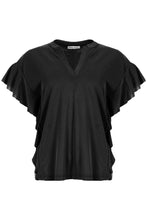 Load image into Gallery viewer, Top Zamia SU22.60.001 van Maicazz is een prachtige vrouwelijke top met kap mouw en ruches. Top heeft een V-hals, de pasvorm van de top is aansluitend en is verkrijgbaar in verschillende kleuren: Black, Icewater.