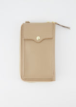 Afbeelding in Gallery-weergave laden, Taupe Lederen telefoontasje, portemonnee van leer met rits. Het telefoontasje heeft ook nog een voor vak die sluit doormiddel van een magneet. Lederen Telefoontas is verkrijgbaar in verschillende kleuren: Taupe, Ecru.