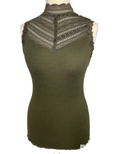 Afbeelding in Gallery-weergave laden, Groene Top Benita van Rosemunde.