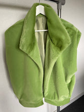 Load image into Gallery viewer, Bodywarmer Faux Fur Appeltjesgroen