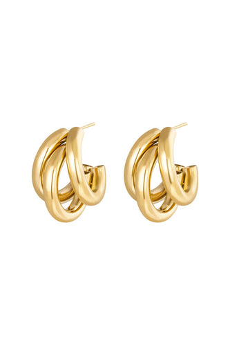 Gouden Oorbellen, drievoudig cirkelvormig, type oorstekers. Afmeting oorbellen is ca.  2.70cm x 2.20cm in stainless steel.