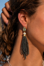 Load image into Gallery viewer, Oorbellen Black &amp; Pearls

