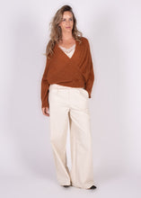 Afbeelding in Gallery-weergave laden, Cardigan Overslag Narvik Cinnamon
