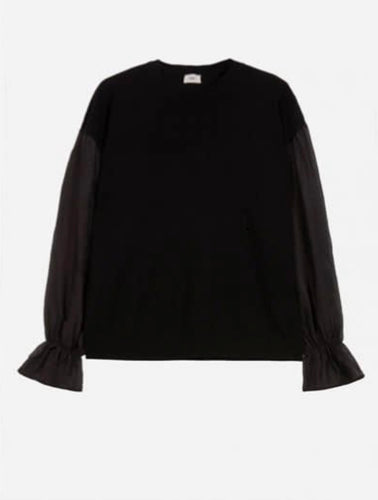 Blauwe top in Navy, viscosemix met mesh mouwen. Deze top heeft een ronde hals en als leuk detail is de stof op de manchet gerimpeld door een elastische boord.