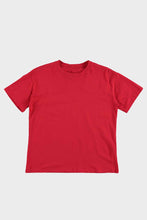 Afbeelding in Gallery-weergave laden, Rood T-shirt New York is een basis shirt van 100% katoen met ronde boord en korte mouwen. Op de achterkant heeft dit t-shirt een applicatie met letters NEW YORK in wit. T-shirt New York is verkrijgbaar in verschillende kleuren: Wit/roze, Rood/wit, Geel/wit.
