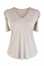 Afbeelding in Gallery-weergave laden, CdlC Top Puffy V-hals Foil Beige
