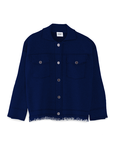 Vest Afghanistan van Moment in May Collectie, in een donkerblauwe kleur.
Prachtig Tijdloos Vest in de klassieke kleur Navy met subtiele franjes, zip- patroon in een contrasterende kleur, klepzakken op de borst met platte knopen.
