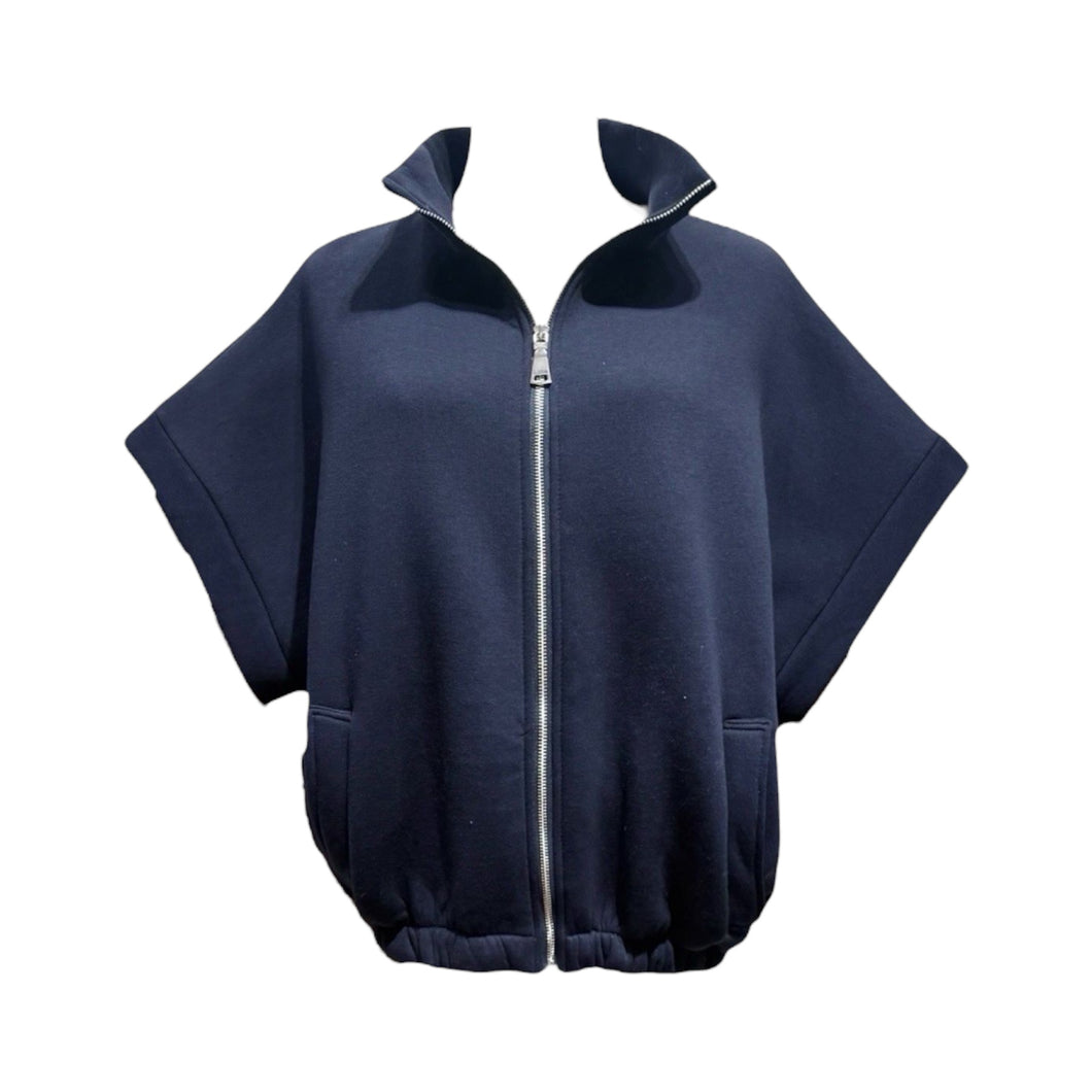 Blauwe Bodywarmer Fleece, kort model. Super zachte bodywarmer met opstaande kraag, steekzakken en ritssluiting. Voor een sportieve casual look, comfortabel en warm.