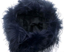 Load image into Gallery viewer, Blauwe  Tas, Superleuke Fluffy Tas is een zachte, pluizige handtas in een geweldige kleur! De tas heeft twee hengsels en een afneembare goudkleurige ketting, is gevoerd en heeft een magneetsluiting. Ze voelen aaibaar aan en geven je festival outfit een speelse look! Tas Fluffy is verkrijgbaar in verschillende kleuren: Pink, Green, Navy.
