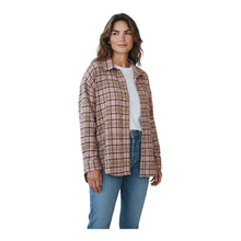 Afbeelding in Gallery-weergave laden, Roze geruite blouse van Collectie Chastar. Deze blouse van een zachte katoenmix, is een frisse en moderne blouse met ruit van een zachte flanel stof. Blouse Solange is verkrijgbaar in verschillende kleuren: blauw, roze.

