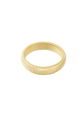 Goudkleurige Bohemian Armband. Deze armband heeft een breedte van ca. 1,5cm, is licht elastisch en is van stainless steel. 
