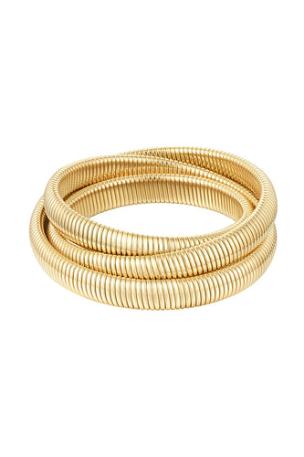 Goudkleurige Bohemian Armband, model driedubbel. Deze armband heeft een breedte van ca. 1cm, is licht elastisch en is van stainless steel. 