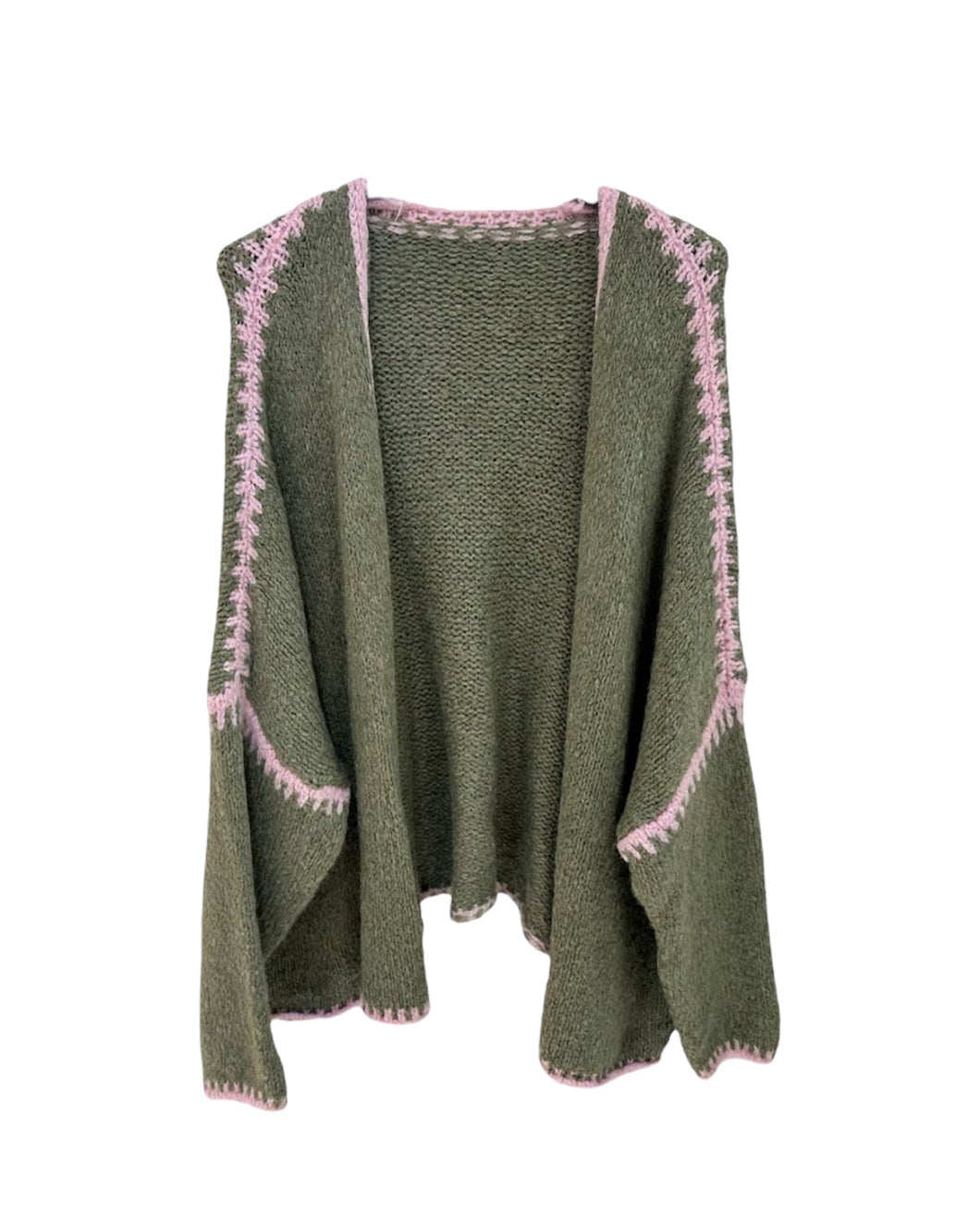 Groen Grofgebreid Vest met lichtroze contrasterend kleuraccent. Comfortabel openvallend vest geeft dit tijdloze basisstuk een speelse en moderne twist. 