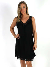 Afbeelding in Gallery-weergave laden, Slip Dress Zwart Kant
