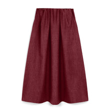 Load image into Gallery viewer, Rode Luxueuze Rok Xena Bordeaux van Cycleur de Luxe staat voor pure elegantie en verfijnde vrouwelijkheid. Xena is een zwaardere kwaliteit eenvoudige rok, waardoor deze mooi valt en heeft een brede elastieken tailleband.
