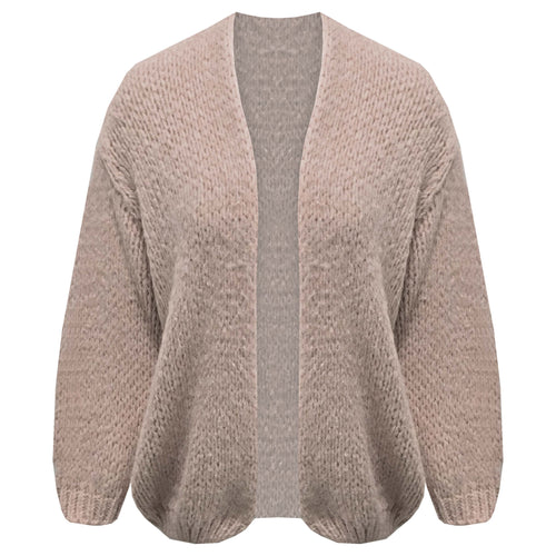 Taupe vest is een oversized grofgebreid vest met pofmouwen. Vest is one size, draagbaar van maat S t/m XXL en is verkrijgbaar in verschillende kleuren. Dit vest kriebelt en pikt niet!