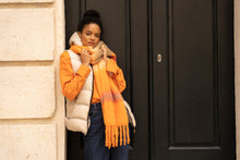 Load image into Gallery viewer, Oranje Sjaal, een prachtige sjaal van Moment Amsterdam referentie 53.312-23 in de kleur warm oranje met afmeting  180cmx35cm. Met deze sjaal blijf je lekker warm en maak jij jouw outfit compleet.
