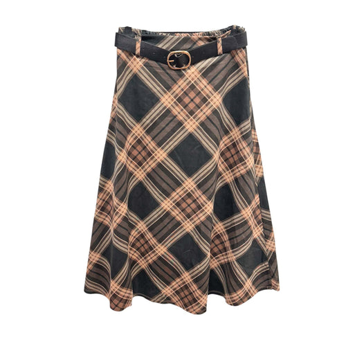 Zwarte Rok van Suedine , trendy rok met ruitpatroon en bijpassende  riem. De zachte suedine stof voelt comfortabel aan en geeft een chique uitstraling.