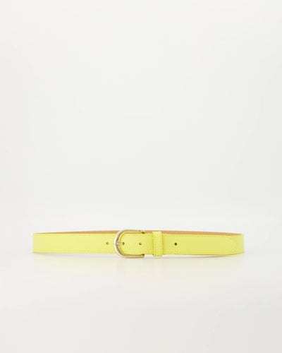 Gele Riem Suus is een mooie basis riem, vervaardigd van hoogwaardig leer met goudkleurige gesp. De riem is eventueel in te korten door middel van een schroef kop. Deze riem is verkrijgbaar in verschillende kleuren: Geel, Bruin-Luipaard.