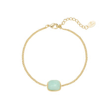 Load image into Gallery viewer, Armband Stone is een elegante armband met een mooie turquoise steen.
