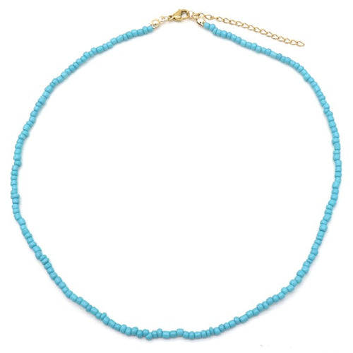 Kralen Ketting Turquoise, met deze ketting voeg je kleur toe aan je outfit. Ketting heeft kleine kraaltjes, een lengte van 47cm en is te verlengen met een kettinkje. Ketting is verkrijgbaar in verschillende kleuren: Turquoise, Roze, Geel, Zacht Roze, Paars, Oranje, Koraal, Groen, Mint, Wit, Zwart, Multicolor.