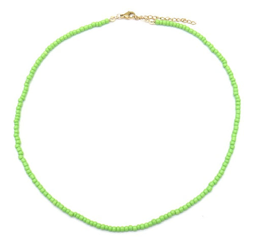 Kralen Ketting Groen, met deze ketting voeg je kleur toe aan je outfit. Ketting heeft kleine kraaltjes, een lengte van 47cm en is te verlengen met een kettinkje. Ketting is verkrijgbaar in verschillende kleuren: Turquoise, Roze, Geel, Zacht Roze, Paars, Oranje, Koraal, Groen, Mint, Wit, Zwart, Multicolor.